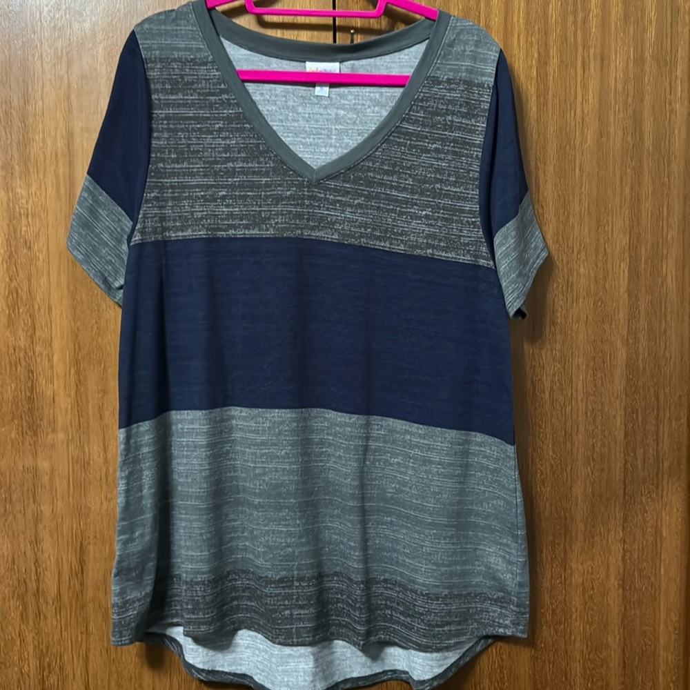 LuLaRoe Christy v-neck